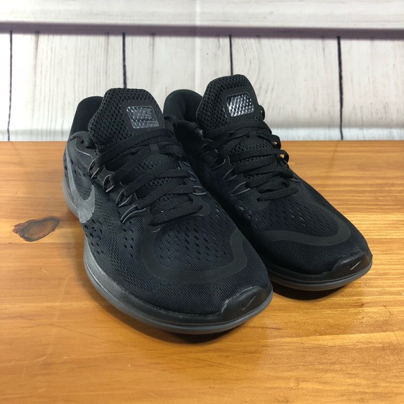 solid black nike shoes womens
